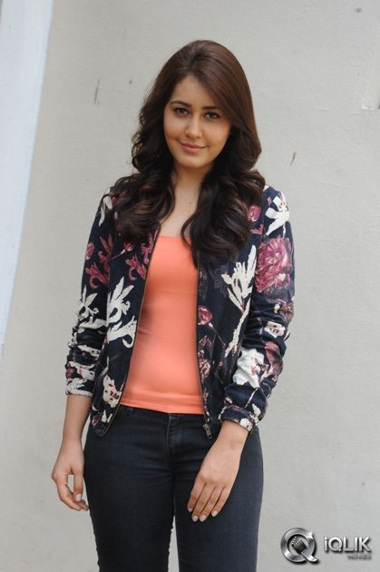 Raashi-Khanna-at-Joru-Audio-Success-Meet
